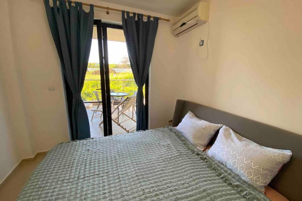 Seaview Dreamy Apartment With A Pool And Garden Синеморец Екстериор снимка