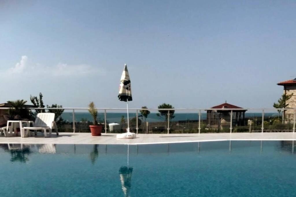 Seaview Dreamy Apartment With A Pool And Garden Синеморец Екстериор снимка