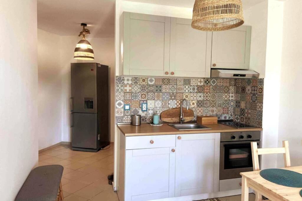 Seaview Dreamy Apartment With A Pool And Garden Синеморец Екстериор снимка